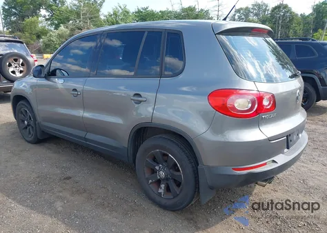 2010 Volkswagen Tiguan S from USA, damaged, VIN WVGBV7AX8AW526711